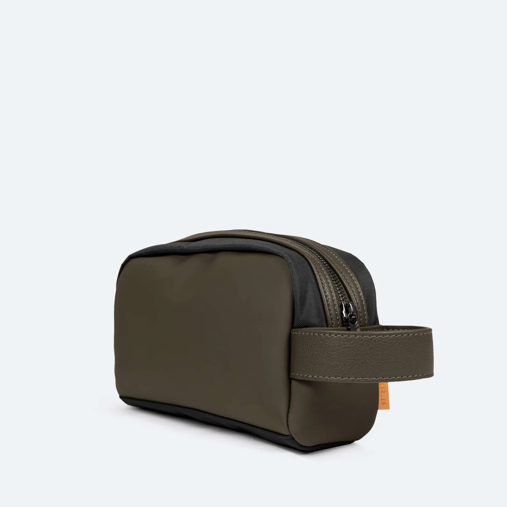 JUNGLE TOILETRY KHAKI