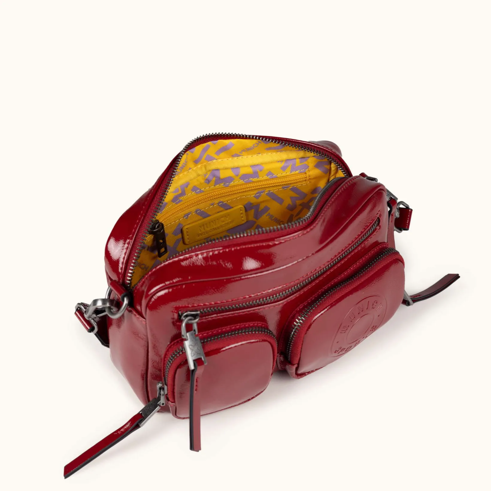 MH FW25 CROSSBODY CAMERA C/RED