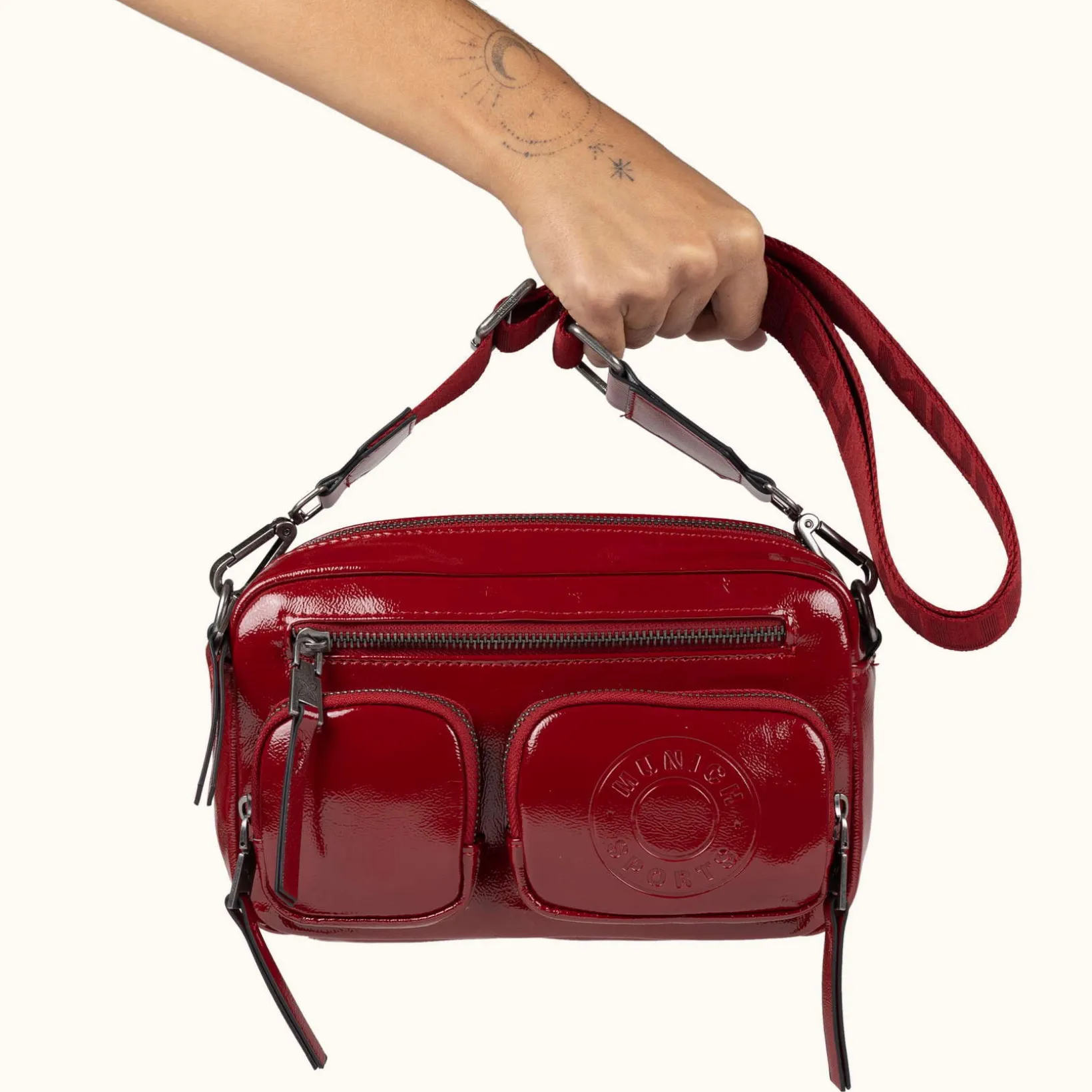 MH FW25 CROSSBODY CAMERA C/RED