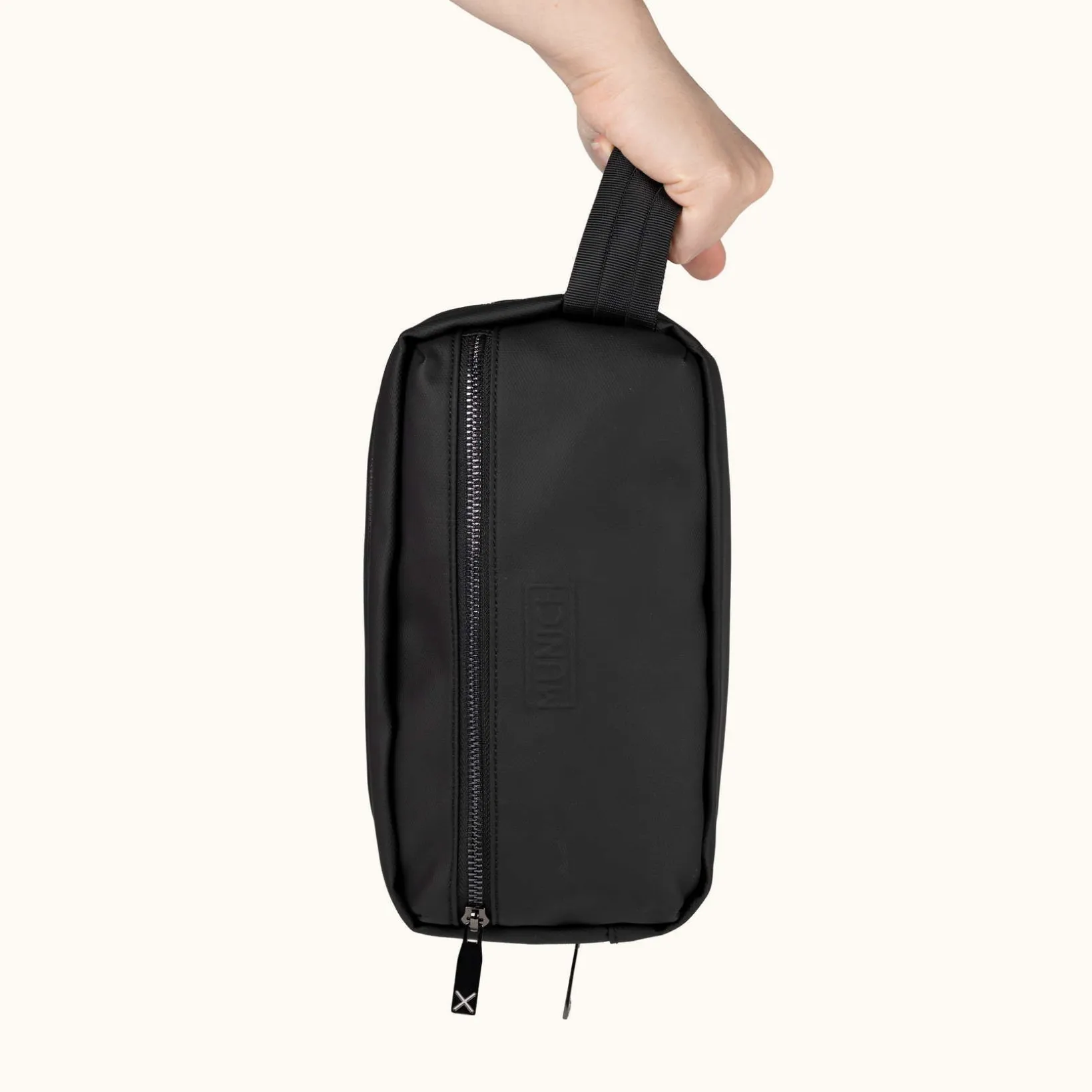 PEAK RECYCLED FW25 TOILETRY C/BLACK